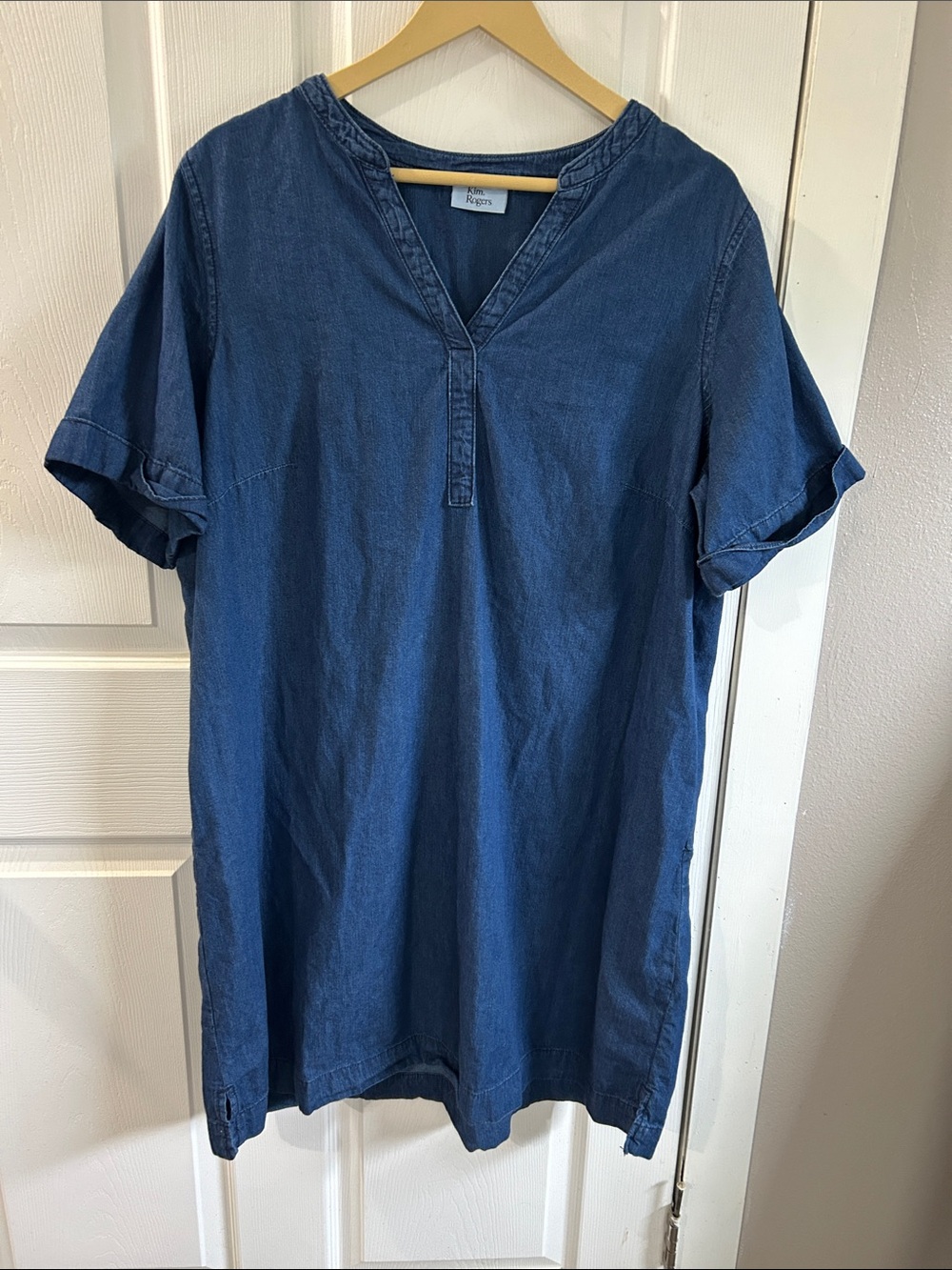 Kim Rogers 💯 denim dress with pockets . Size XL. Pit 2 pit -22. Inch, 
Length 36